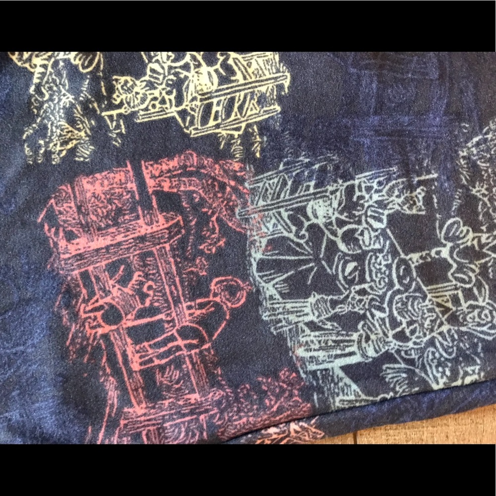 🦄🦄 Alert! Hard to find Winnie the Pooh leggings.